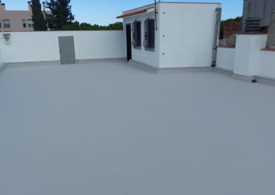 Terrado terminado con 3 capas de pintura impermeable en comunidad